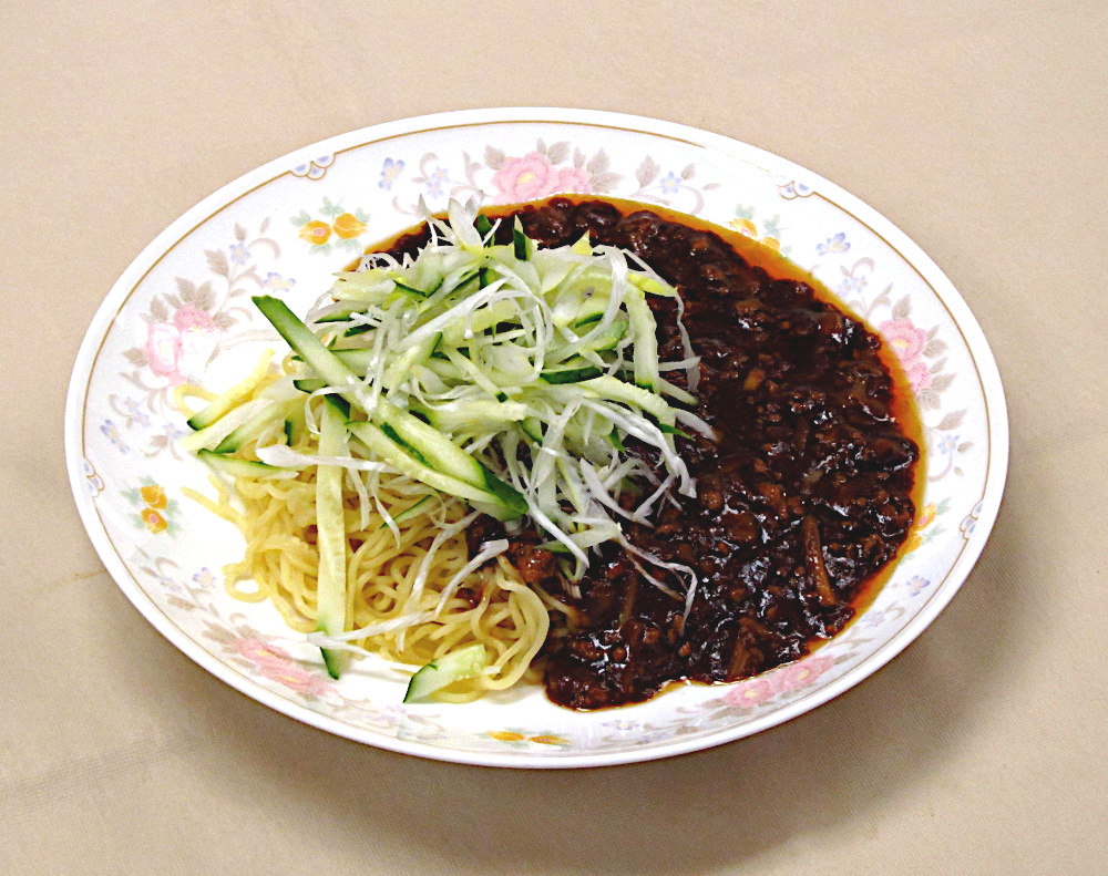 ジャージャー麵<br>
